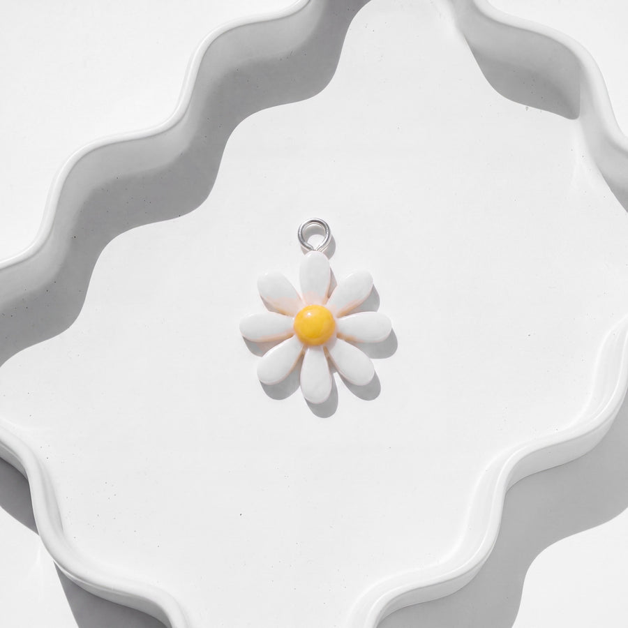 White Daisy Charm